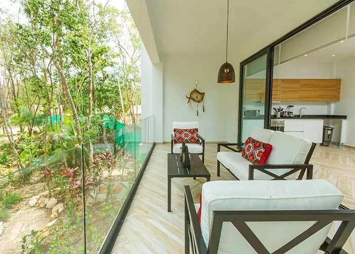 Perfect Getaway A Yaaxlum 106
